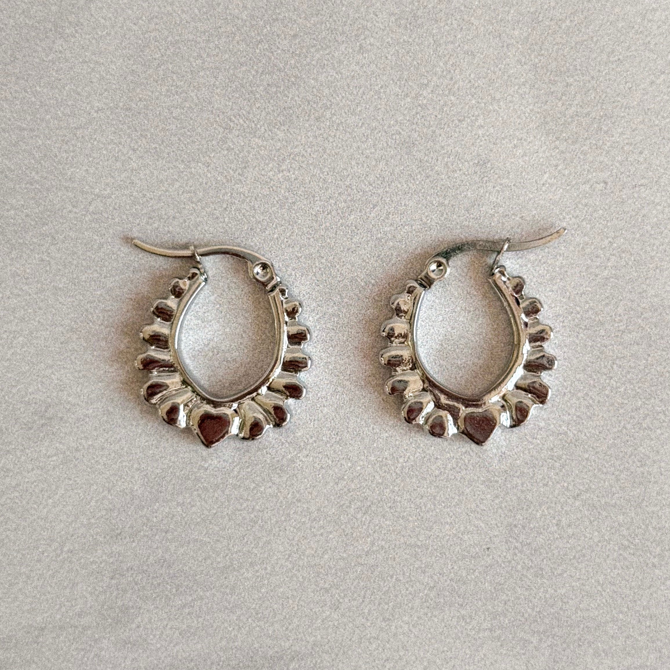 Aretes Lov