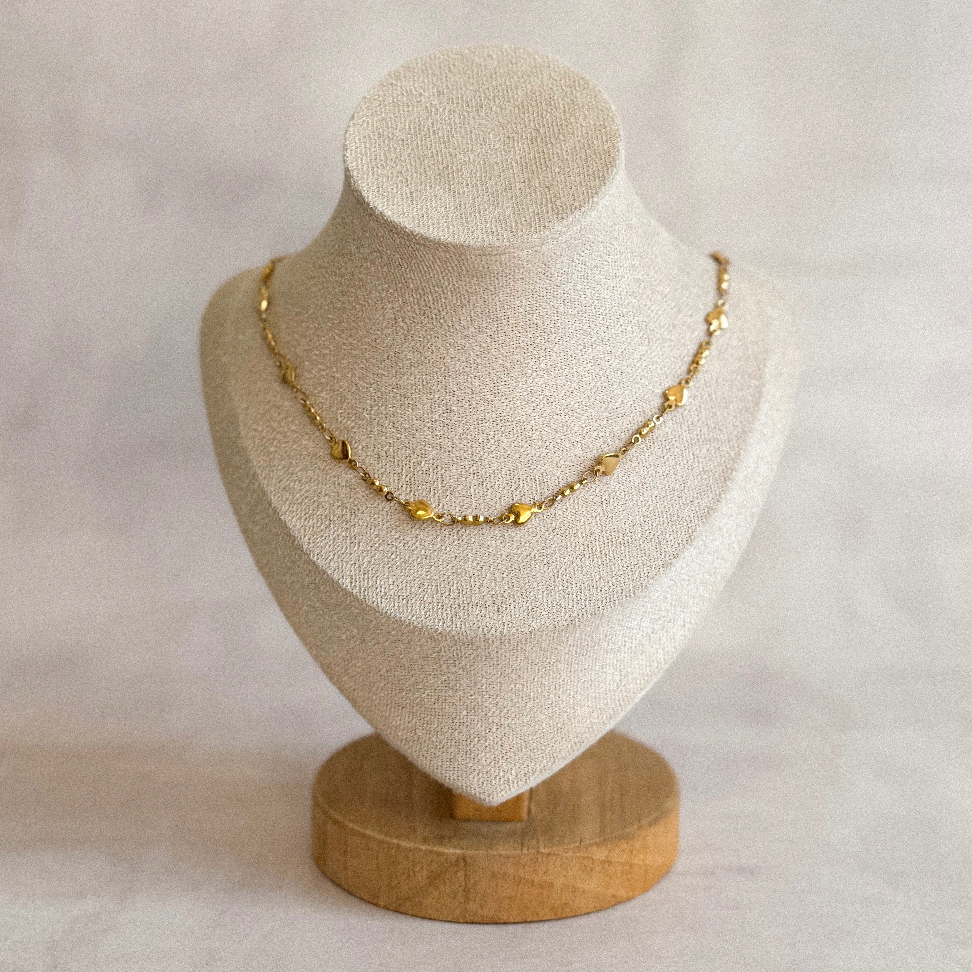Collar Lari