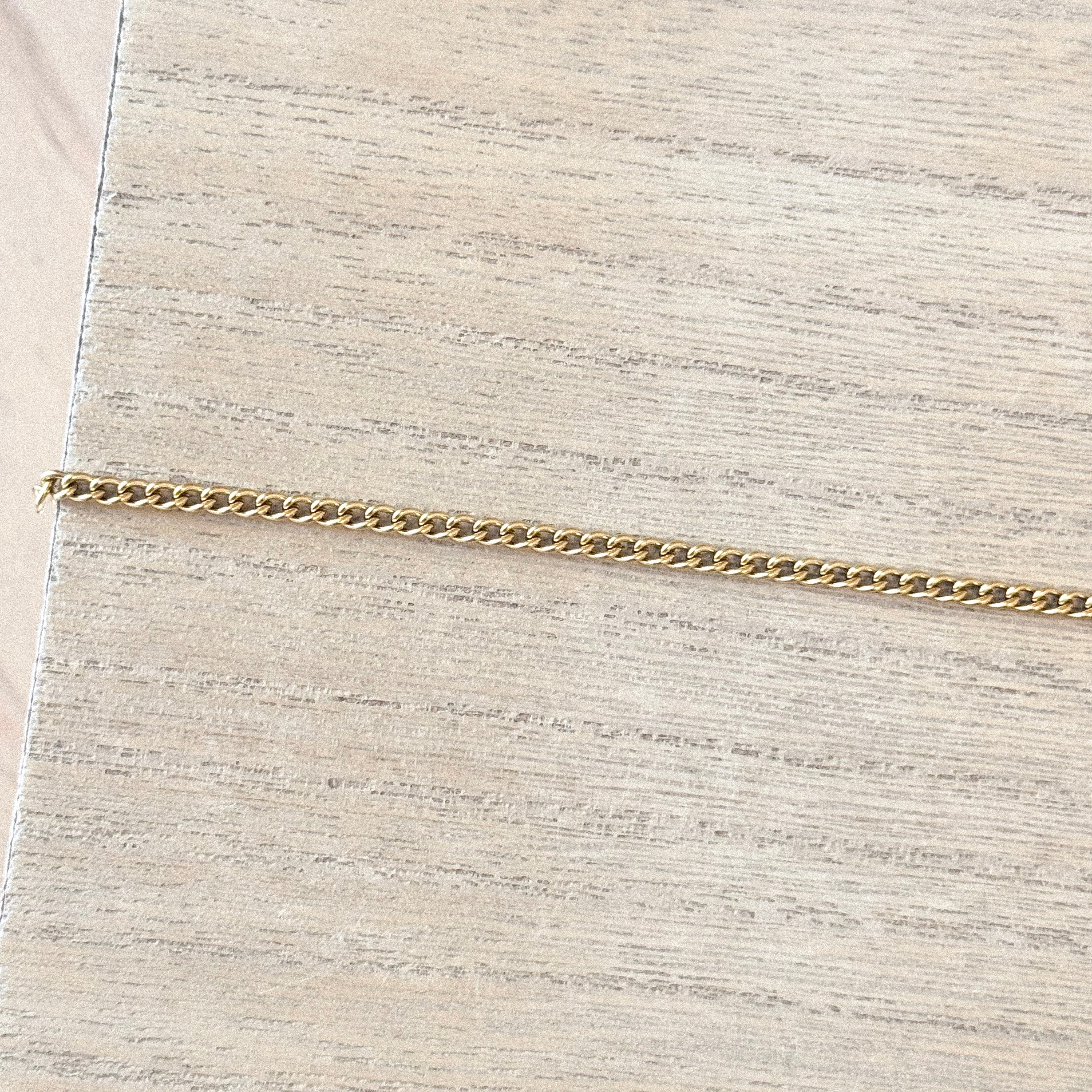 Brazalete Carmín